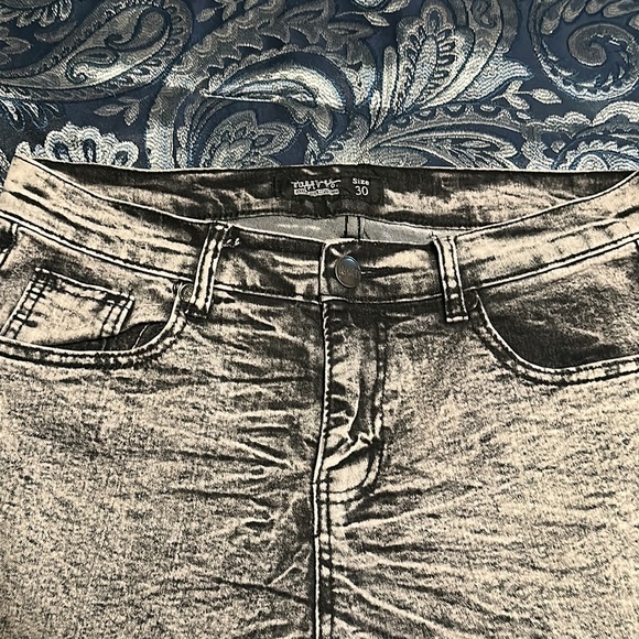 Denim Jean Shorts - Picture 11 of 13